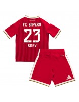 Bayern Munich Sacha Boey #23 Kotipaita Lasten 2026-27 Lyhythihainen (+ shortsit)